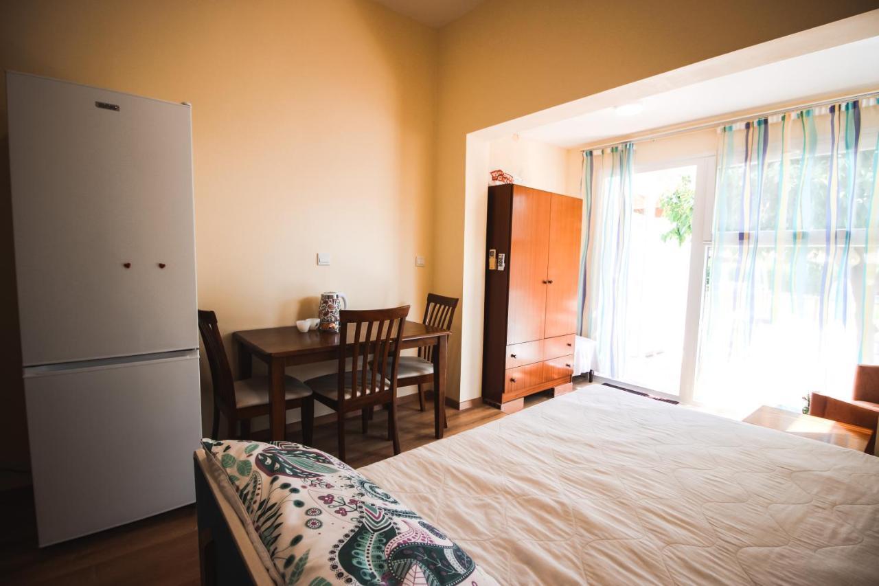 Moon-Light Studio Hotel Larnaca Eksteriør billede