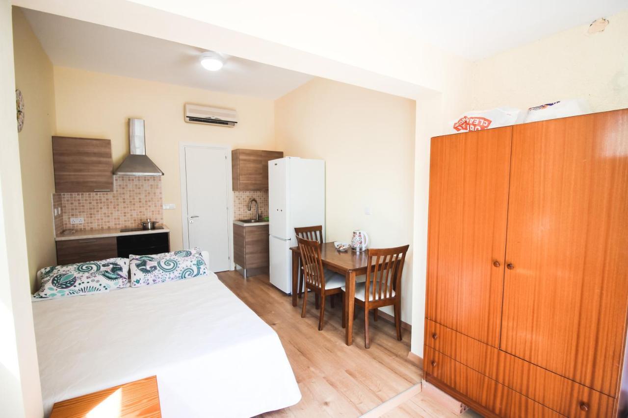 Moon-Light Studio Hotel Larnaca Eksteriør billede